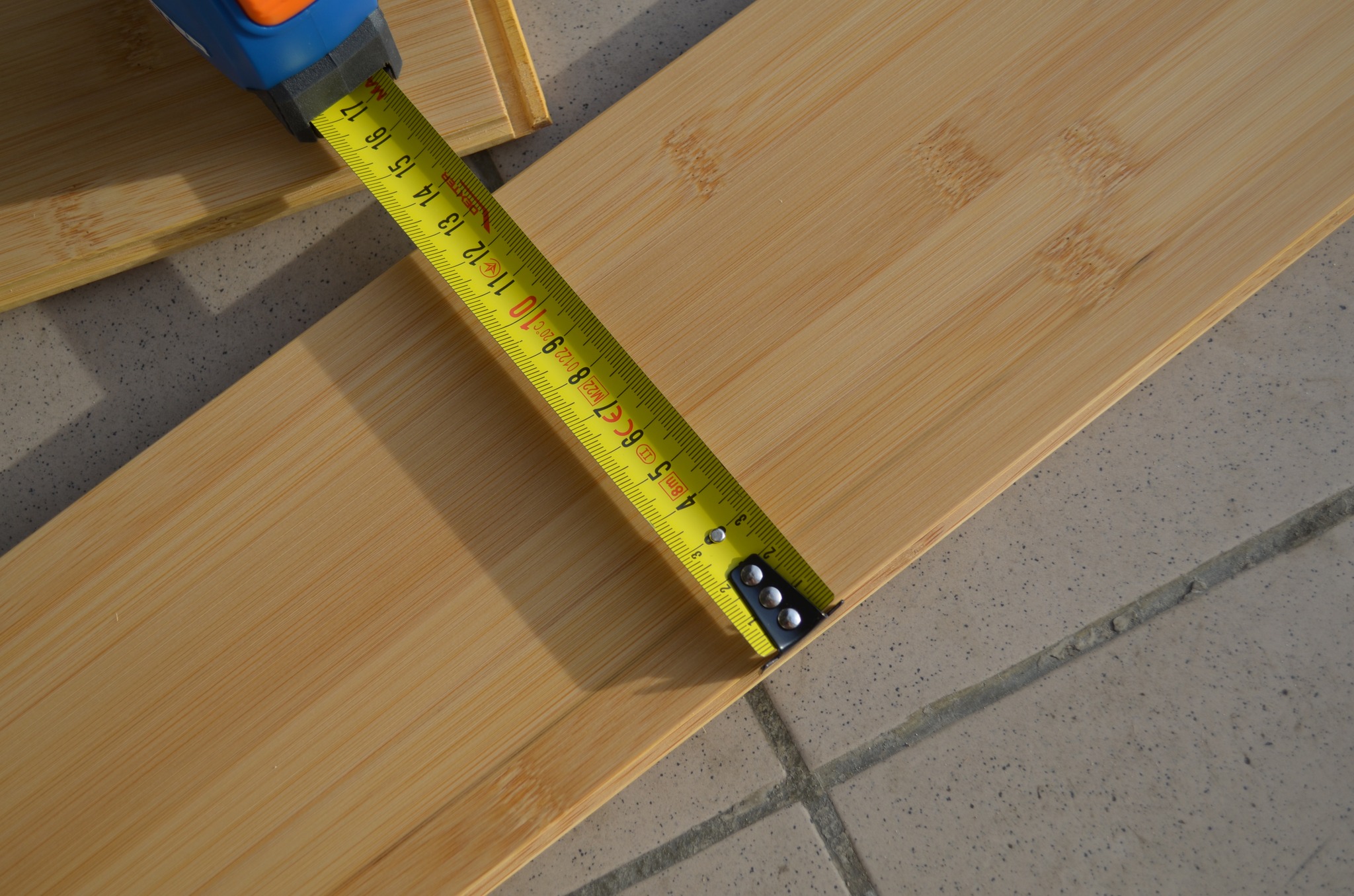 Intérieur chaleureux avec parquet